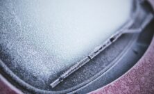 Riis-bilglass: Trygg sikt og profesjonell bilglassbehandling