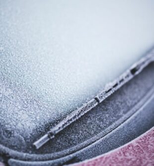 Riis-bilglass: Trygg sikt og profesjonell bilglassbehandling