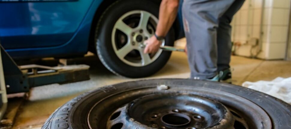 Ålesund Dekkhotell  trygg og enkel lagring av dekk året rundt